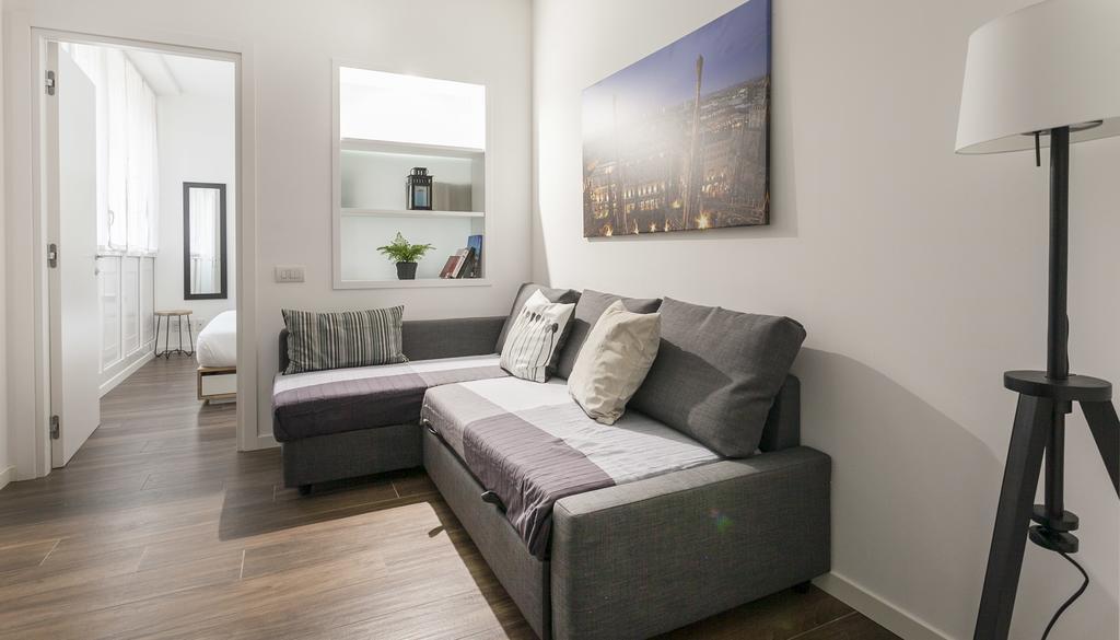 Italianway-Magenta Apartment Milan Bagian luar foto
