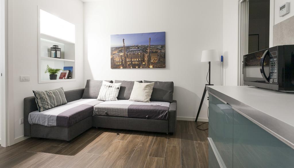 Italianway-Magenta Apartment Milan Bagian luar foto