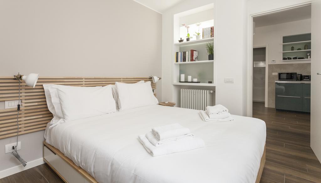 Italianway-Magenta Apartment Milan Bagian luar foto