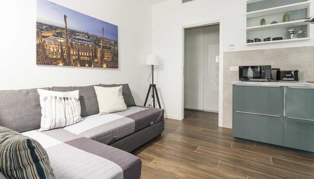 Italianway-Magenta Apartment Milan Bagian luar foto
